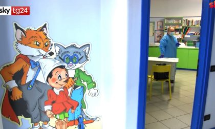 Il pediatra: “Per proteggere i nonni servono i tamponi anche ai bambini, ci diano la possibilità di prescriverli”