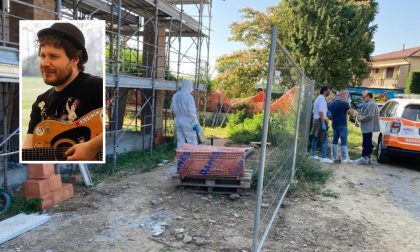 Insegnante trovato morto in un cantiere: indagata per omicidio la moglie