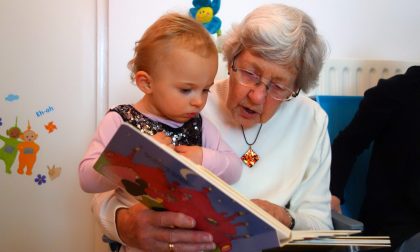 Il Bonus baby sitter? Anche a nonni, zii, cugini. Basta non essere conviventi