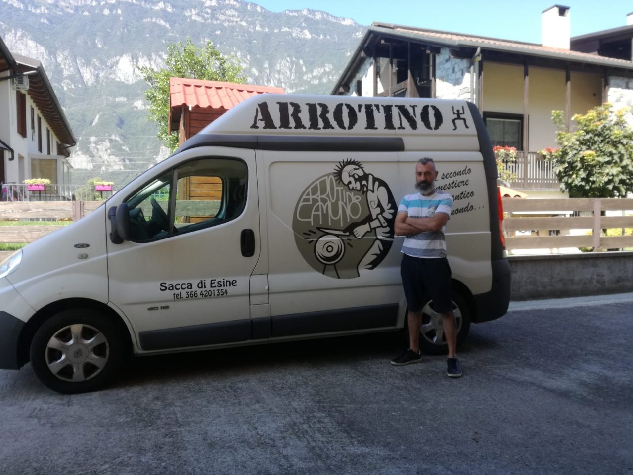 Davide Calore, l’arrotino camuno che fa rivivere  la figura storica del ‘moléta’