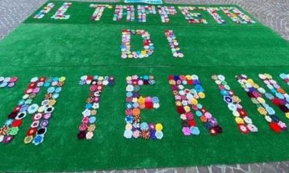 Il Tappeto di Caterina, 700 ‘mattonelle’ realizzate a mano da centinaia di donne per lo Spazio Autismo