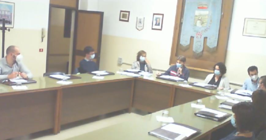 Tassa sui rifiuti: 10 euro di sconto per le famiglie, -30% alle aziende