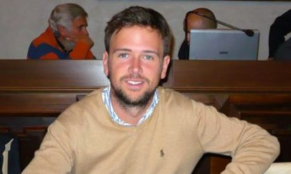 Consigliere invoca la selezione naturale: “Per salvare pochi vecchietti si rovina la vita ai giovani”