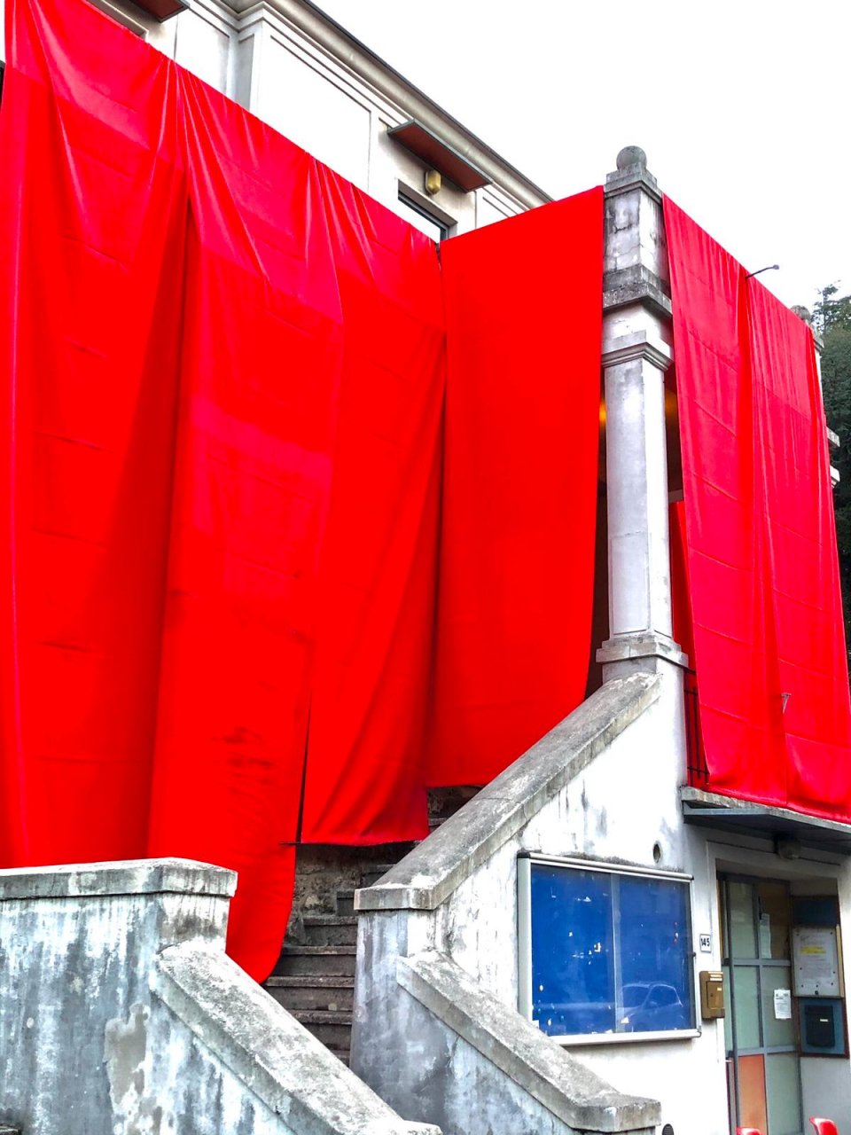Costa Volpino – La Domus Civica si tinge di rosso