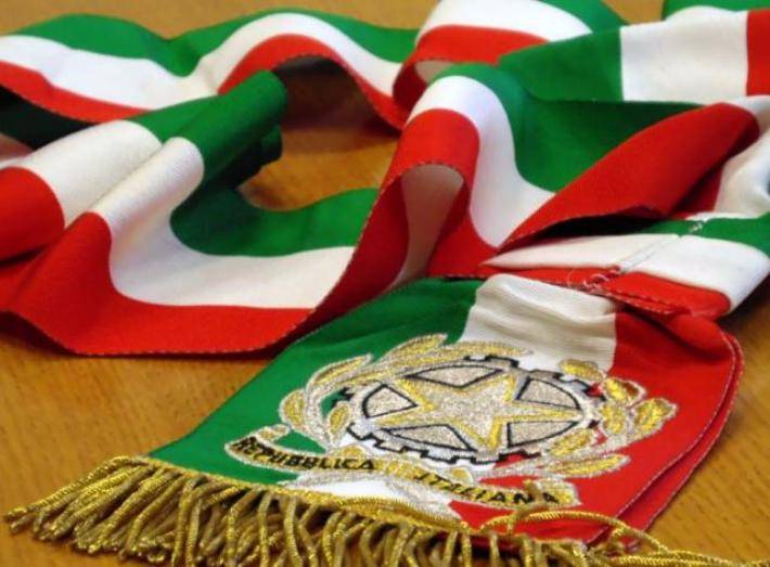 Schizzano all’insù le indennità dei sindaci. Per i piccoli Comuni più di 2.200 euro al mese