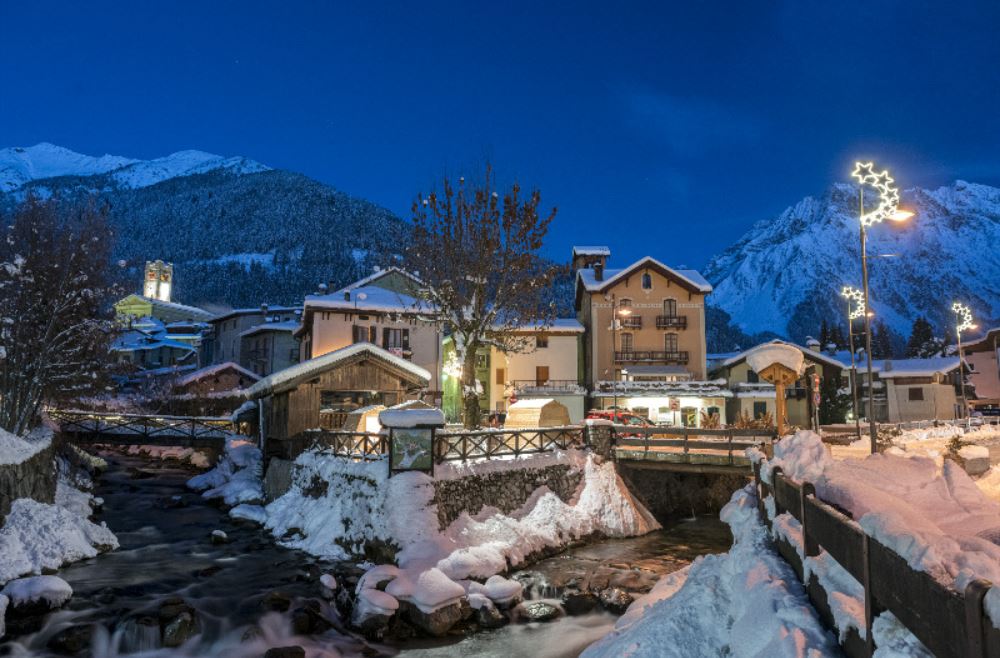 Quella poesia soffice impastata di neve che veste di magia Ponte di Legno