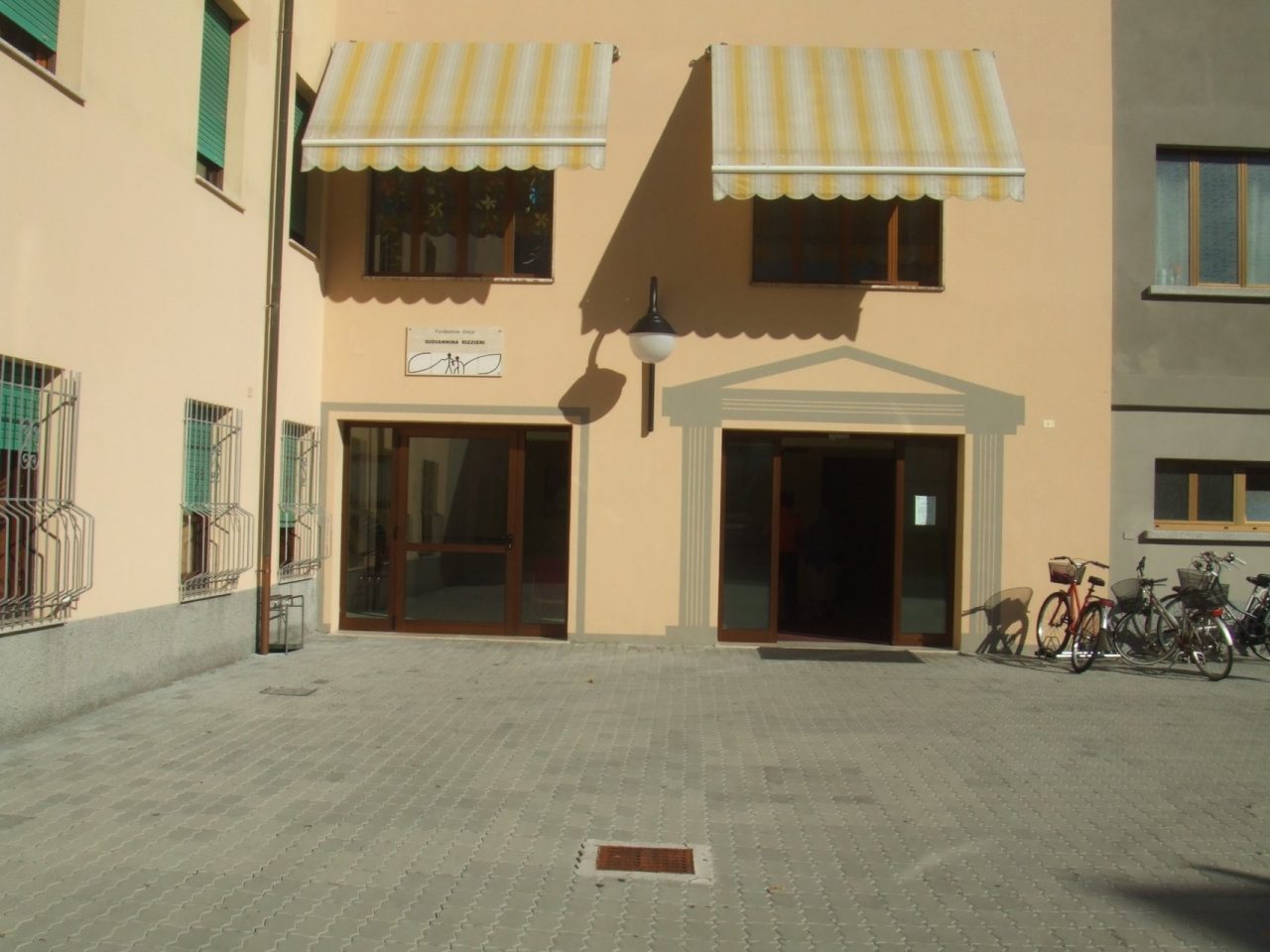 Dieci contagiati in casa di riposo, ma il presidente rassicura: “Situazione sotto controllo, tamponi e vaccini faranno da barriera”