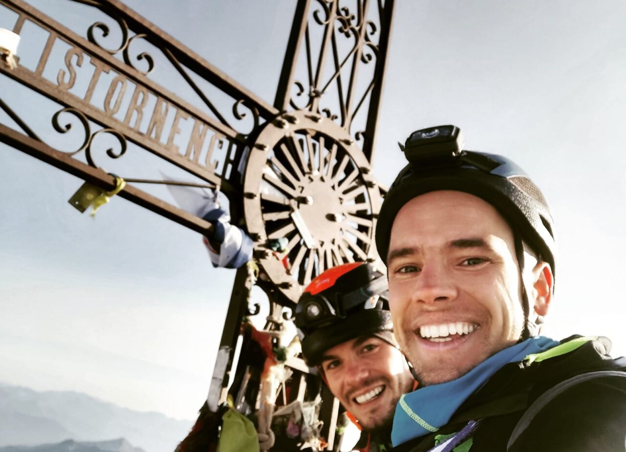 “Salire in alto per aiutare chi sta in basso”: il gruppo degli Stambèc condivide le emozioni della montagna con i meno fortunati