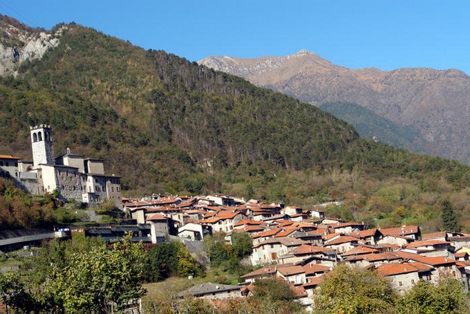 Il centro storico losinese, il marmo cinese e la ‘ballata delle fontane arrabbiate’ per l’arrivo dell’intrusa