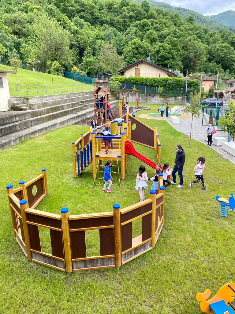 Da area abbandonata a ritrovo per le famiglie: inaugurato il parco giochi