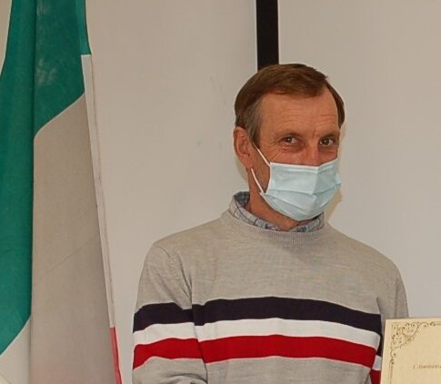 Angelo Razzitti muore schiacciato dal rimorchio che stava riparando