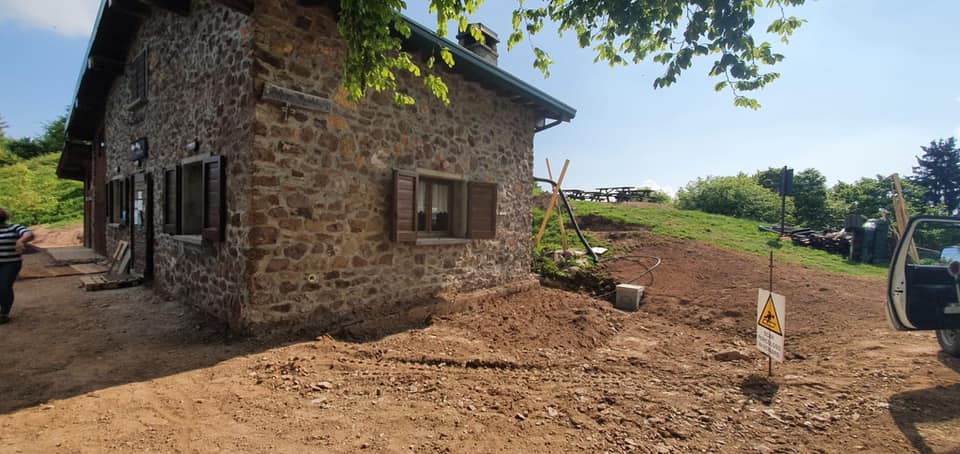 Il Rifugio Medelet si rifà il look. Darsena, chiosco di Toline e Val Palot pronti per l’estate. Al Lido Goia il nuovo gestore è il dj Ivanix