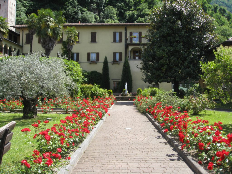 Quella lettera di fuoco sulla Rsa che spacca il paese