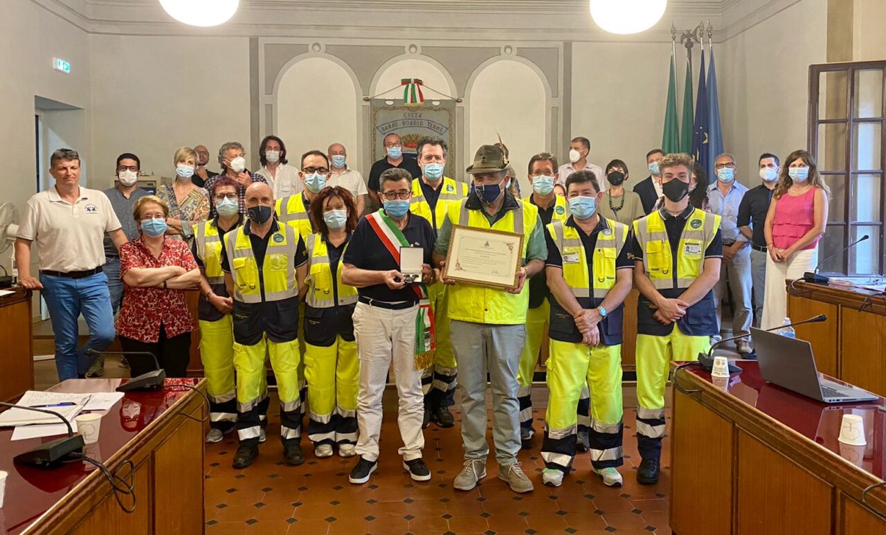 Il Sindaco premia la Protezione Civile