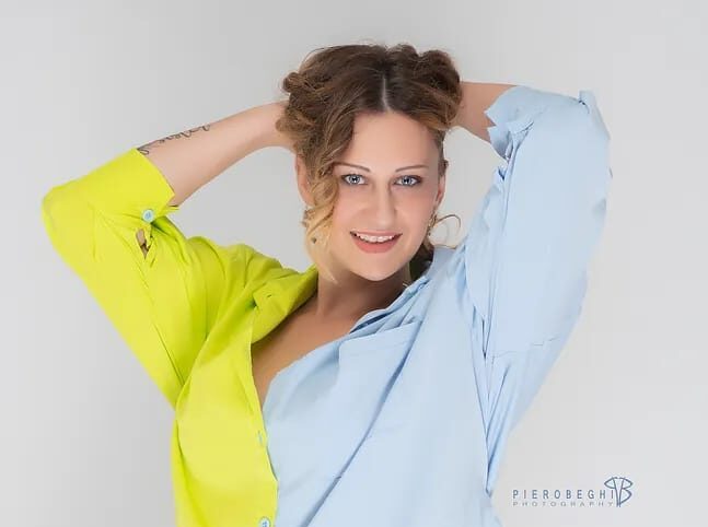 Elena e il calendario ‘Curvy Love’: “Non c’è nulla di male ad avere qualche chilo in più… Una piccola concessione alla vanità me la potevo permettere”