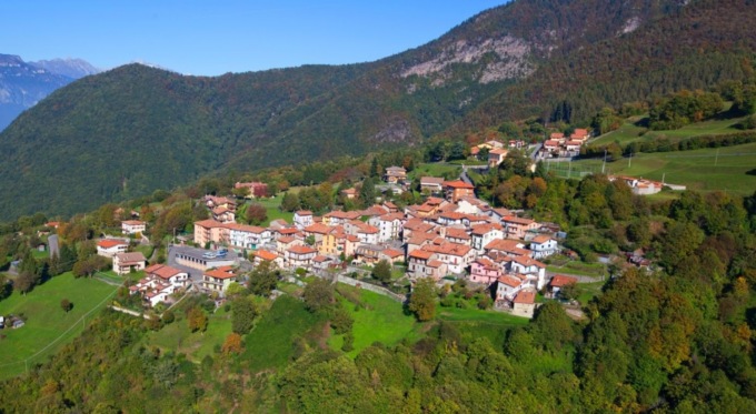 Gli auguri in musica della Corale San Costanzo e della Banda Cittadina