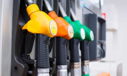 Benzina: il record è a Monte Isola, dove il prezzo del diesel tocca i 2.72 al litro e la benzina 2.69