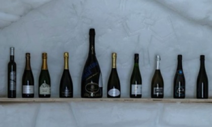 PONTE DI LEGNO - “Dall’igloo al calice, bollicine d’alta quota”: le 200 bottiglie di vino camuno che sono state collocate all’interno di un igloo ai 2.000 metri di quota del Corno d’Aola