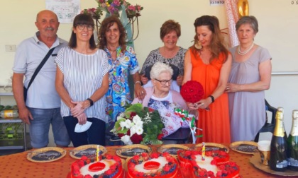 ARTOGNE - Elisabetta, 100 anni, la festa in Rsa e il matrimonio della bis nipote