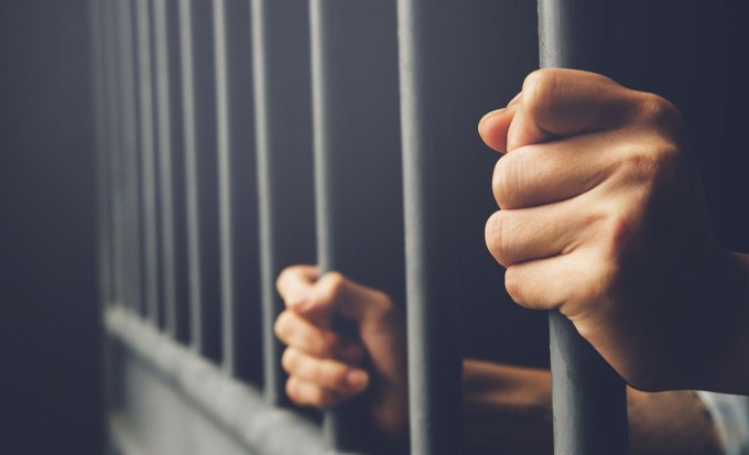 “1050 giorni di carcere, ho visto criminali spietati togliere la maschera. Le visite della mamma, quelle lettere scritte a mano e la solitudine che veniva a trovarmi di notte”