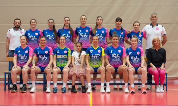 COSTA VOLPINO – L’Asd Pallavolo Vallecamonica Sebino Cbl-Du.Eco alla vigilia dei 35 anni punta alla A2 femminile e intanto il settore giovanile…