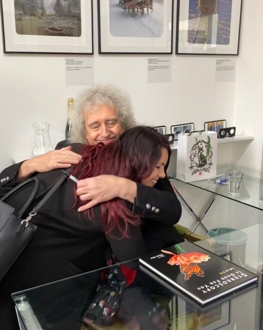 Valentina e quegli scatti in 3D in mostra a Londra e pubblicati nel libro di Brian May (chitarrista dei Queen)