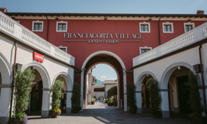 Shopping a tema floreale: le novità di Franciacorta Village per la primavera