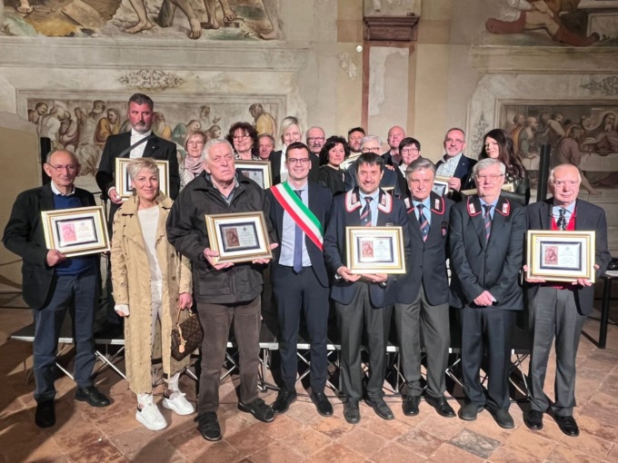 Il Comune ha consegnato il Premio San Costanzo