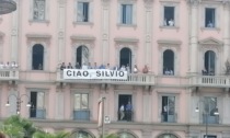 Al funerale di Berlusconi: tra 'il più italiano tra gli italiani' e 'io non sono in lutto'