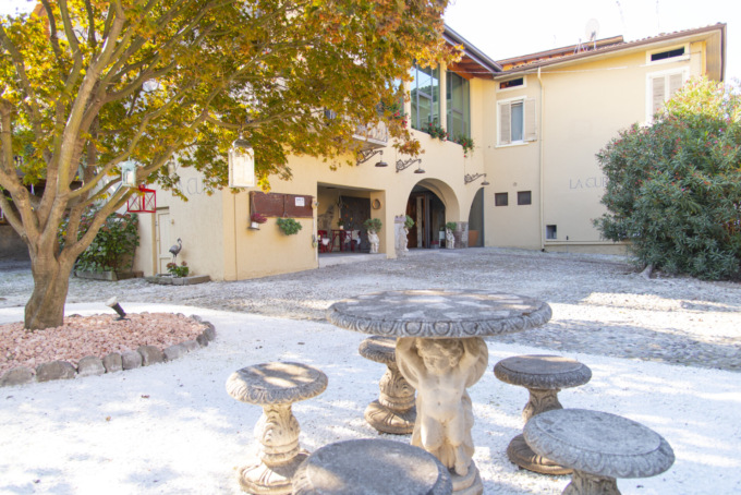Federica e il suo b&b: “La curt guest house” aperto in una corte storica
