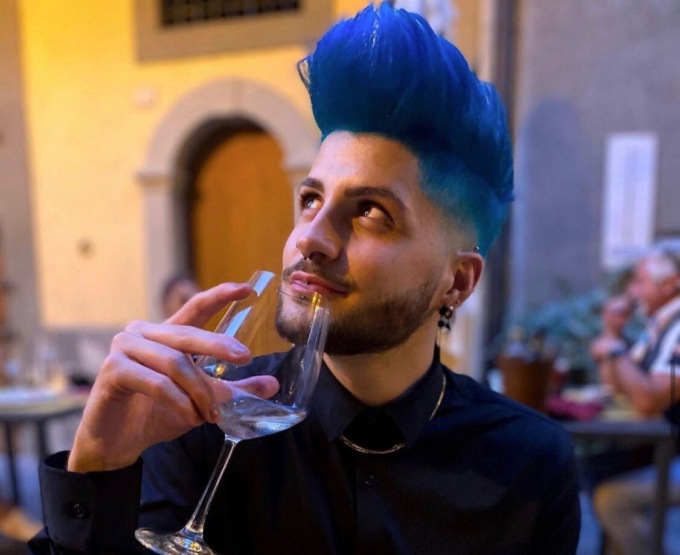 Stefano: “Ho vissuto una vita nell’ombra poi ho fatto coming out su Facebook e…”