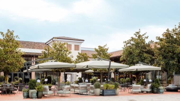 Franciacorta Village svela il restyling totale della food court e della galleria, con nuove offerte di ristorazione e shopping