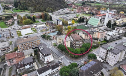 L'Hotel Mina al centro della bufera. Le minoranze contro il sindaco