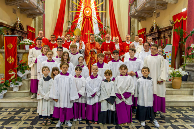 Una grande festa per i 25 anni di sacerdozio di don Cristian