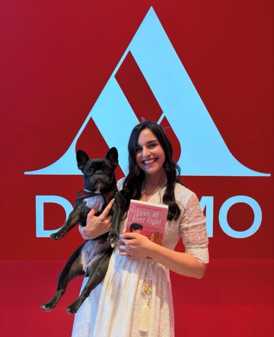 Valentina, la booktoker camuna con oltre 200mila follower