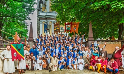 Borno torna al Medioevo: la Ciasa trionfa al Palio San Martino, Bienno in testa ai Borghi Armati