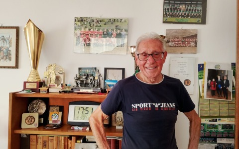 Edo Conti, 86 anni, una vita per il Darfo: “Ho esordito a 16 anni. L’amicizia con De Zerbi e quando ho visto giocare Varas…”