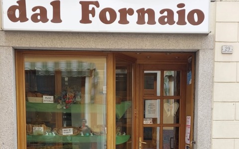 Igino ed Elena e il loro negozio storico ‘Dal Fornaio’