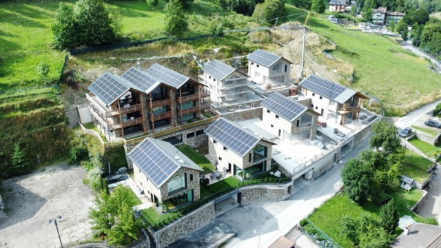 Pronto il primo modello mondiale di case attive. Consegnate tutte le villette, nessun costo di bolletta ma surplus di energia da rivendere