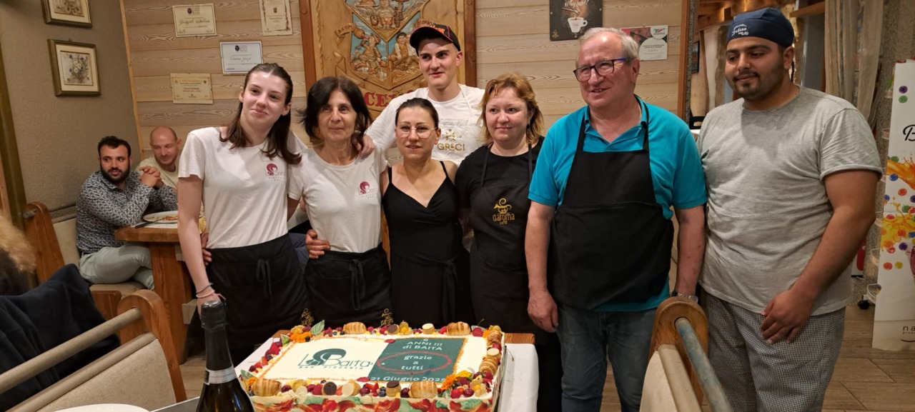 Valentina e la sua ‘Baita’, attività storica: “Adoro vivere e lavorare qui, Cevo è un paradiso. Non farei mai cambio con la città”