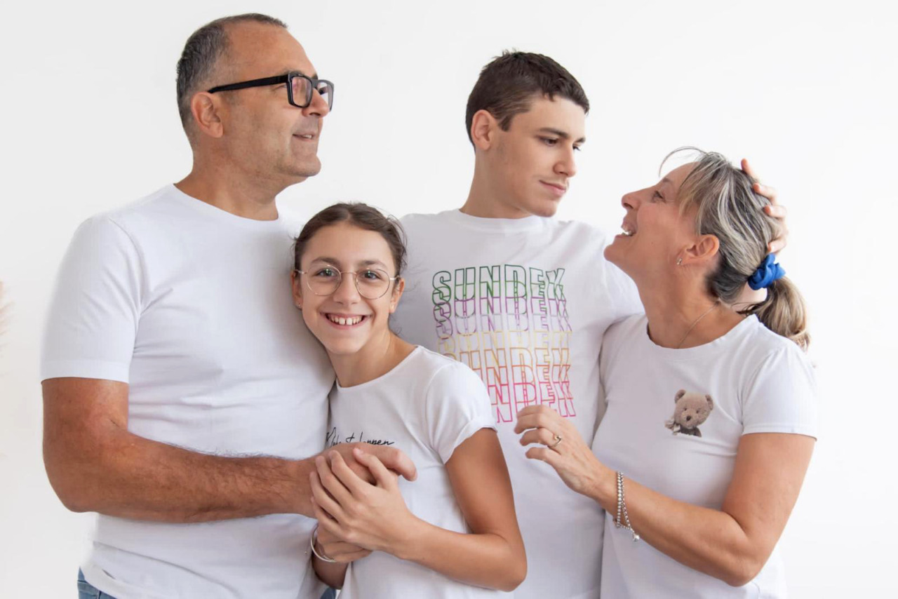 Mara e suo figlio Daniele: “La scoperta della malattia quando era molto piccolo, ora compie 18 anni e la struttura che la ospita non può più tenerlo. Le liste d’attesa, i costi, ma noi siamo felici…”