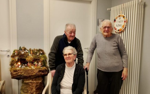Viaggio nel Natale dei ricordi alla casa di riposo di Pisogne