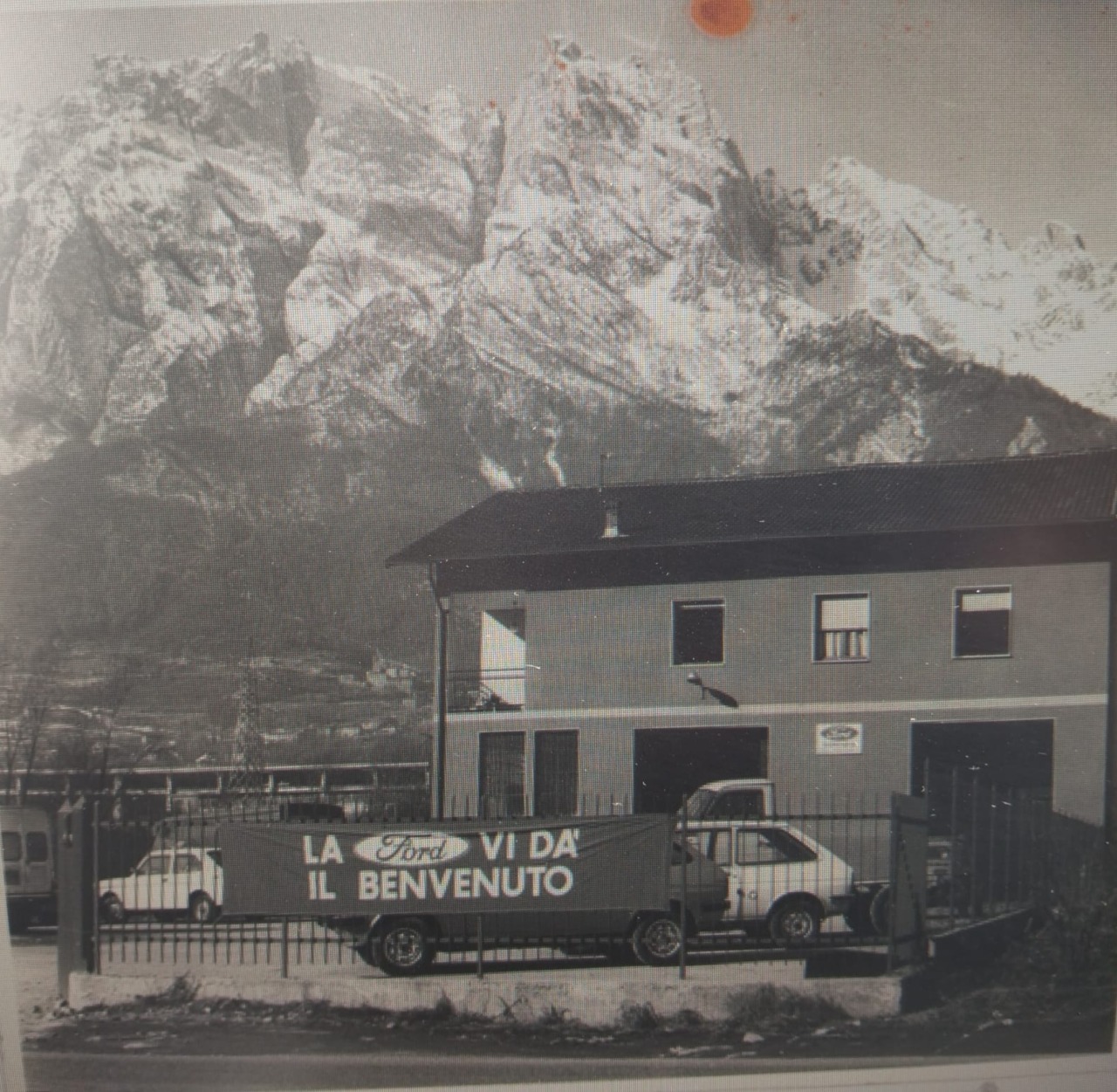 L’Autosalone Simoncini, 40 anni di attività e due generazioni