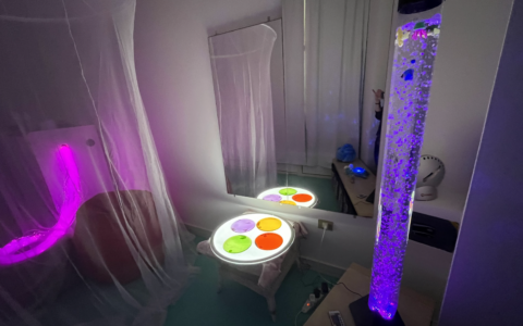 Darfo, inaugurata la Stanza Snoezelen del CDD della Cooperativa Azzurra