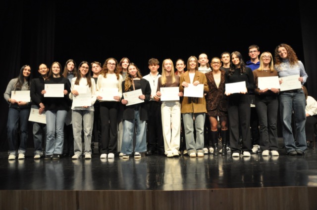 Consegnati i premi al merito scolastico ad una quarantina di ragazzi. Cristian Marioli lo sportivo dell’anno