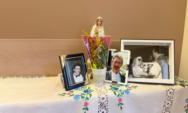 Insieme da una vita, insieme all’hospice… Ogni giorno, ogni sera, Luigi si avvicina camminando a fatica alla stanza di Pace… Qui non ci sono addii, qui l’amore è immortalità