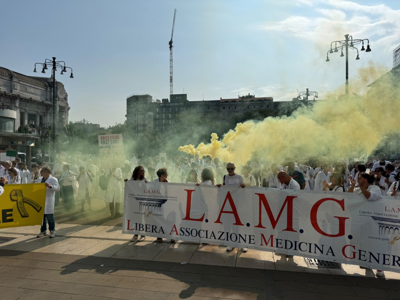 400 medici di famiglia in sciopero: “Non vogliamo le sei ore settimanali nelle case di Comunità”